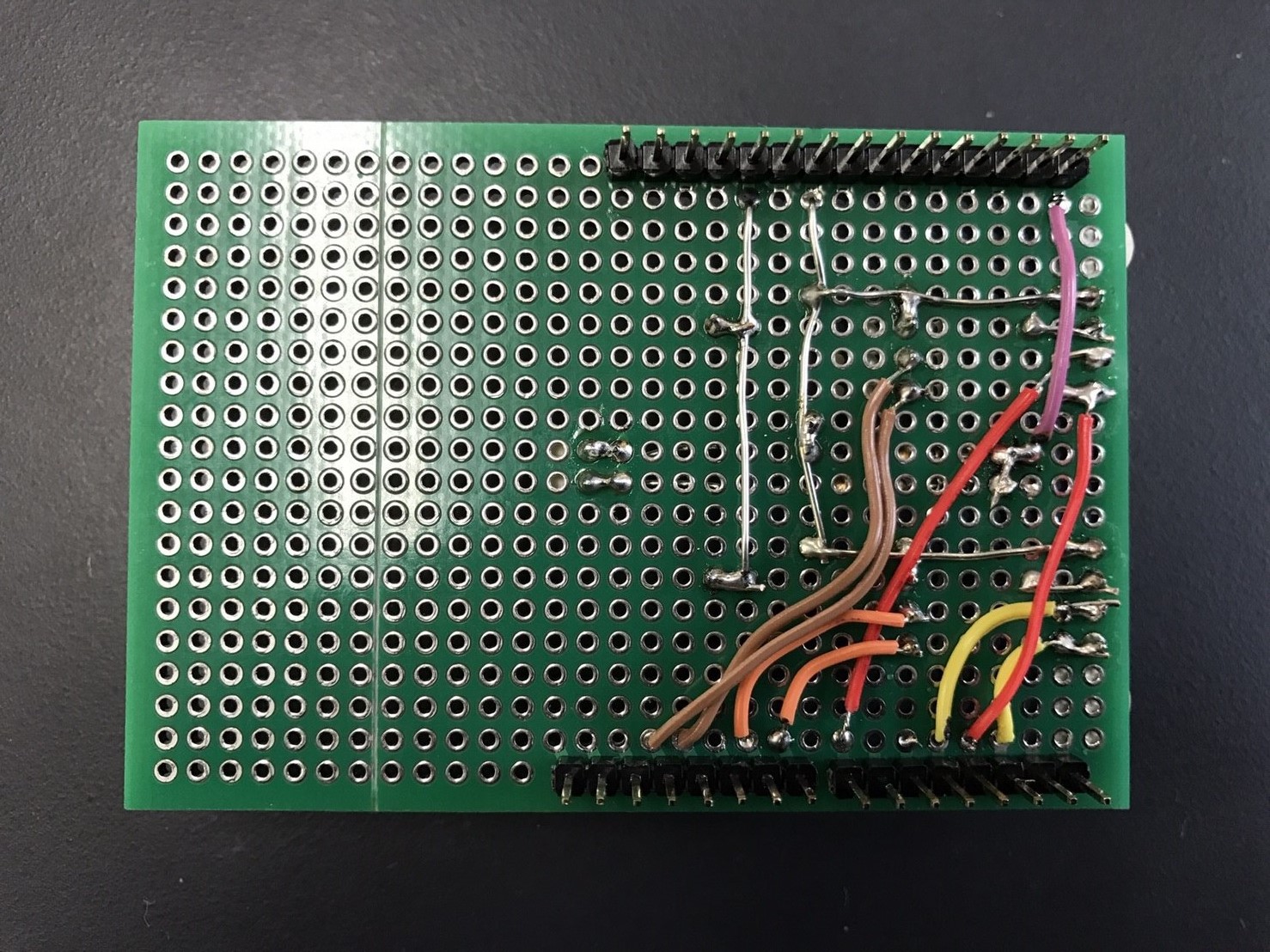 Fig.2  Arduino UNO用ユニバーサル基板（はんだ面）